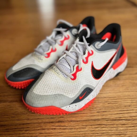 NIKE: MENS/BOYS 'ALPHA HUARACHE TURF ELITE 3' ATHLETIC TURF SHOES-SIZE 8 - Picture 2 of 6